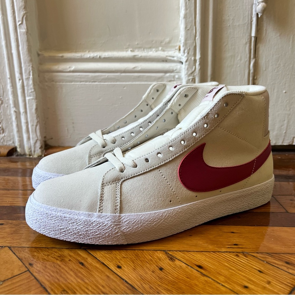 Nike High-Top Sneakers in White and Red